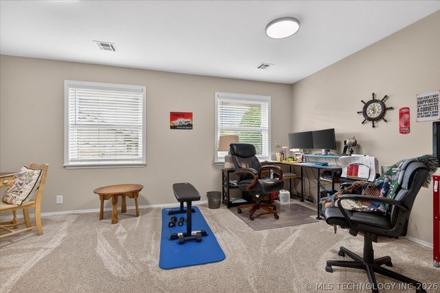 2516 Williamsburg Street S, Bartlesville, OK 74006