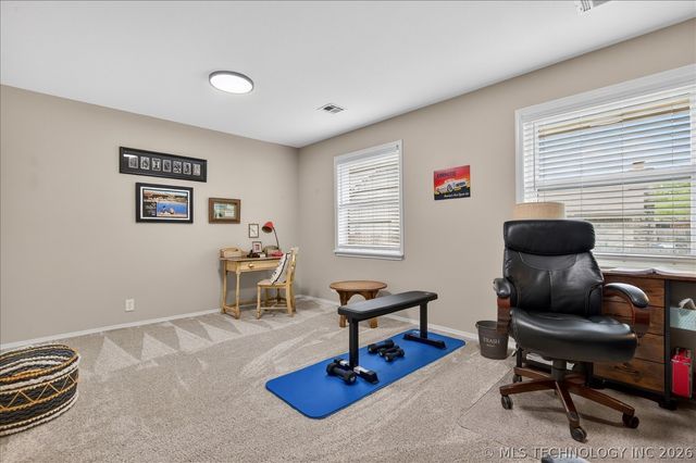 2516 Williamsburg Street S, Bartlesville, OK 74006