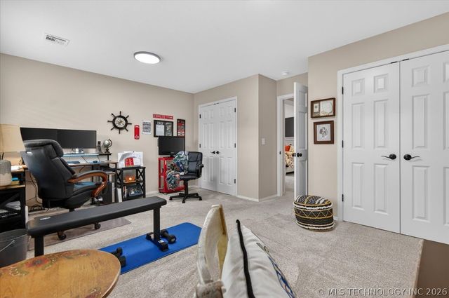 2516 Williamsburg Street S, Bartlesville, OK 74006