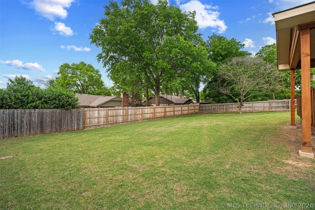 2516 Williamsburg Street S, Bartlesville, OK 74006