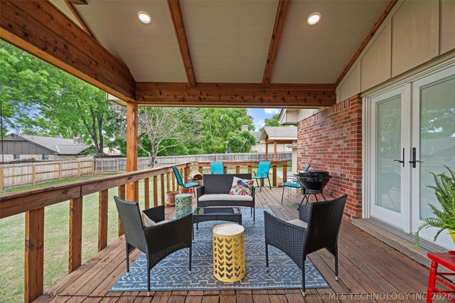 2516 Williamsburg Street S, Bartlesville, OK 74006