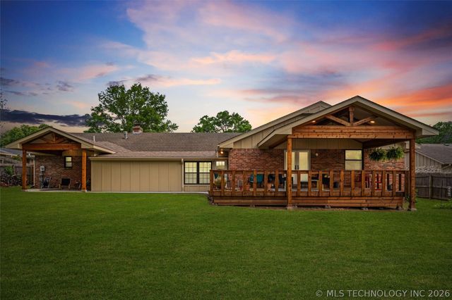2516 Williamsburg Street S, Bartlesville, OK 74006