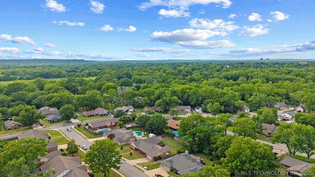 2516 Williamsburg Street S, Bartlesville, OK 74006