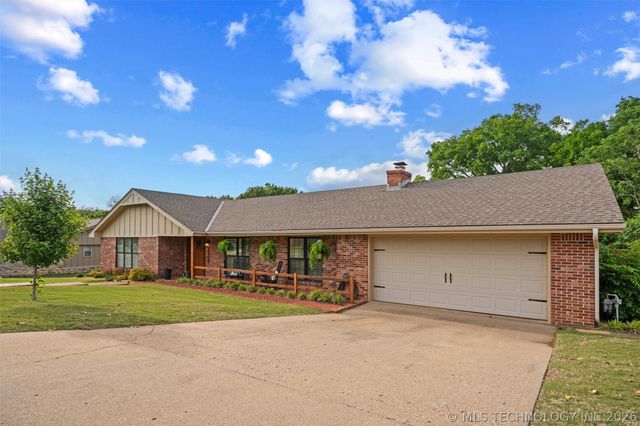 2516 Williamsburg Street S, Bartlesville, OK 74006