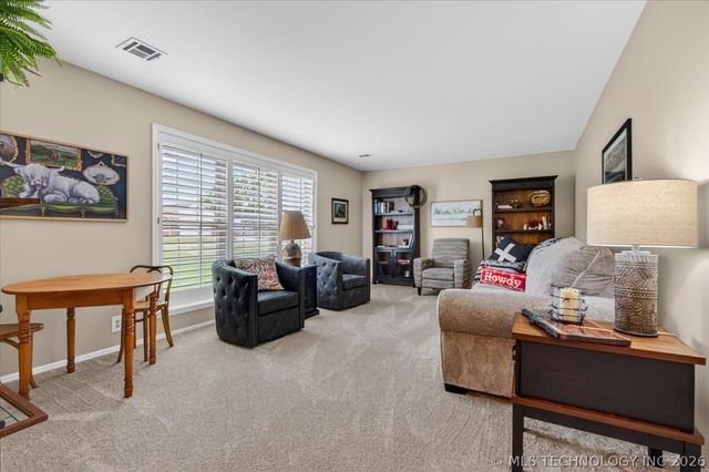 2516 Williamsburg Street S, Bartlesville, OK 74006