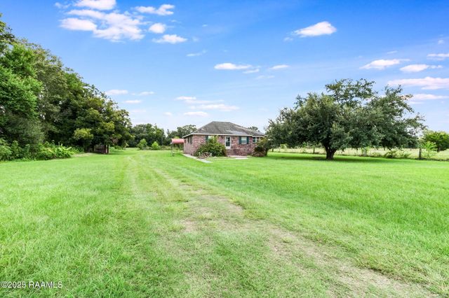 323 Boy Road, Opelousas, LA 70570