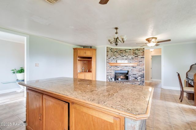 323 Boy Road, Opelousas, LA 70570