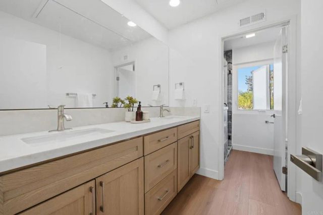 1043 Helix Village Drive, El Cajon, CA 92020