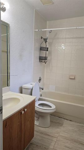 671 SW 10th St, Florida City, FL 33034