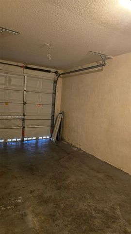 671 SW 10th St, Florida City, FL 33034