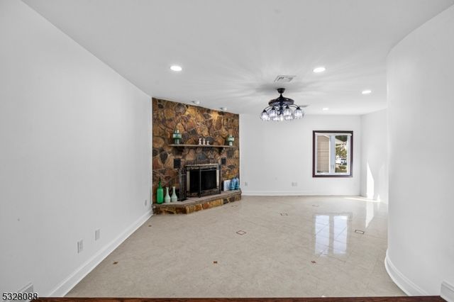 26 Benjamin Dr, Springfield Twp., NJ 07081