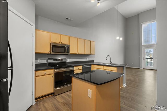 200 S Kirkwood Road 320, Kirkwood, MO 63122