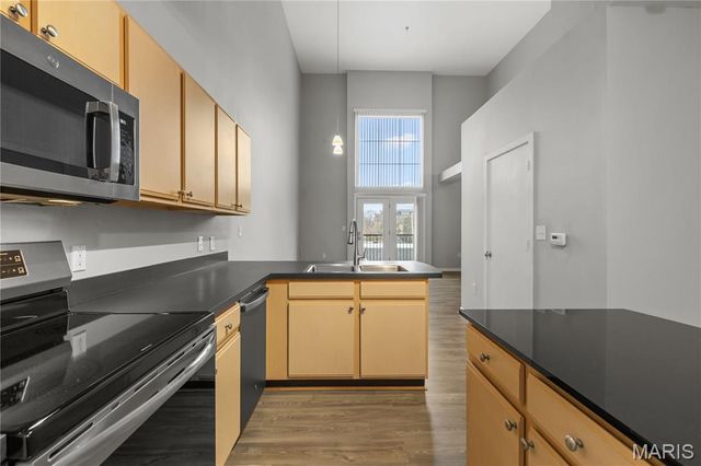 200 S Kirkwood Road 320, Kirkwood, MO 63122