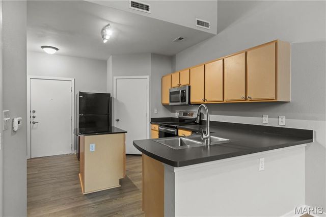 200 S Kirkwood Road 320, Kirkwood, MO 63122