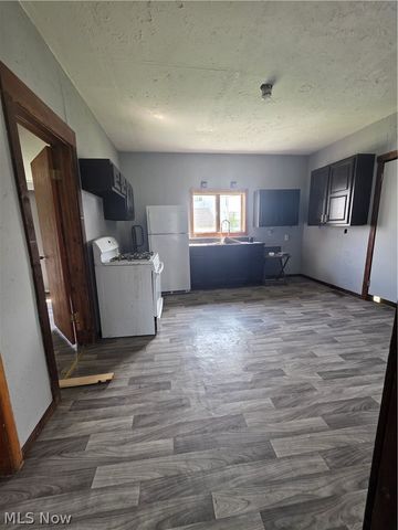 15 Beaver Avenue, Niles, OH 44446