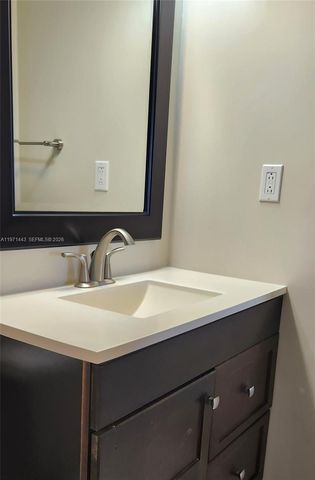 1000 Parkview Dr 1026, Hallandale Beach, FL 33009