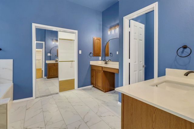 1194 Maple Ridge Way, Murphy, TX 75094