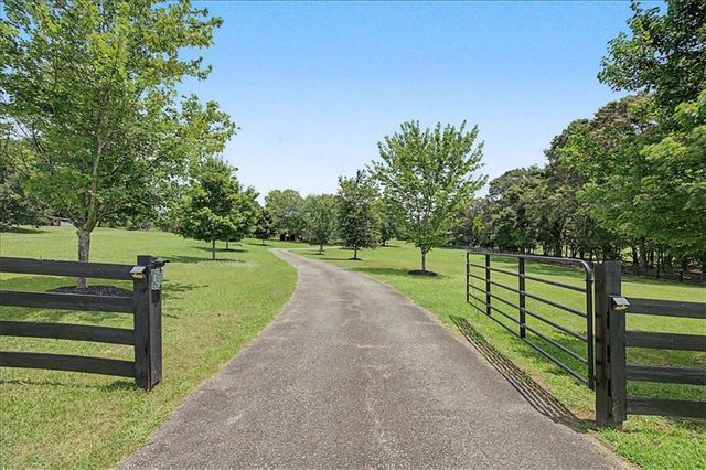 1334 Euharlee Road, Euharlee, GA 30120