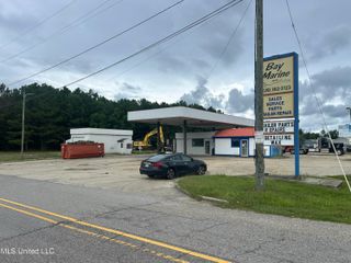 6005 Washington Avenue, Ocean Springs, MS 39564