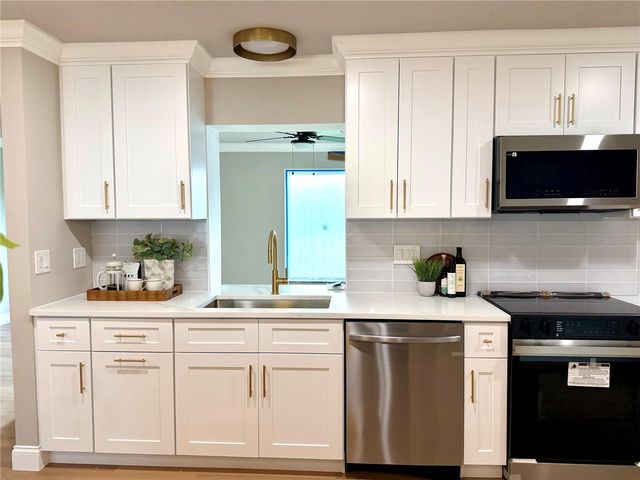 9608 41ST STREET N 2, Pinellas Park, FL 33782