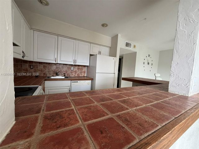 17650 NW 68th Ave A2008, Hialeah, FL 33015