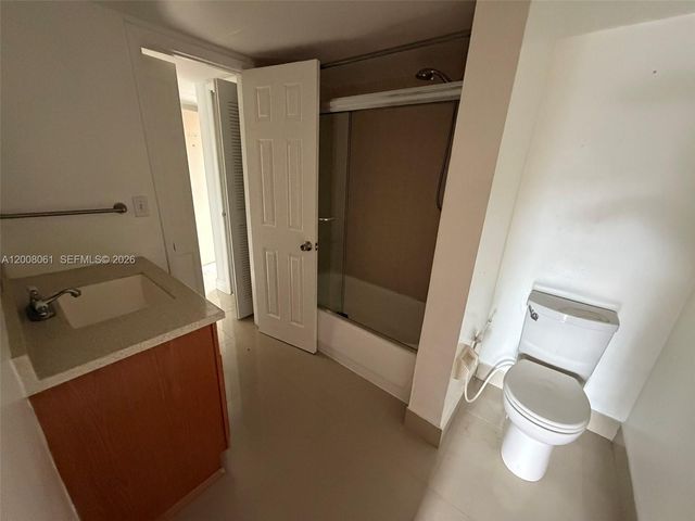 17650 NW 68th Ave A2008, Hialeah, FL 33015