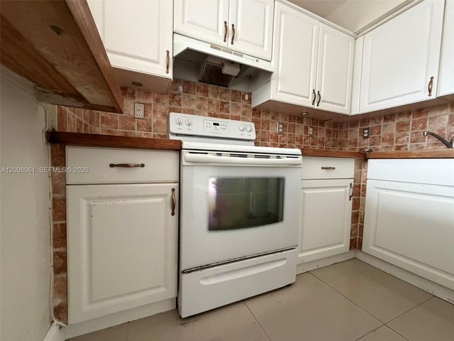 17650 NW 68th Ave A2008, Hialeah, FL 33015