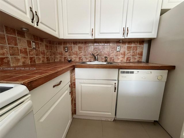 17650 NW 68th Ave A2008, Hialeah, FL 33015