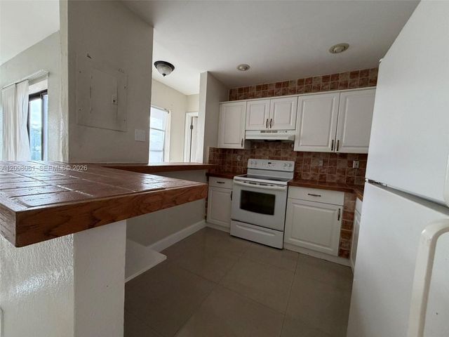 17650 NW 68th Ave A2008, Hialeah, FL 33015