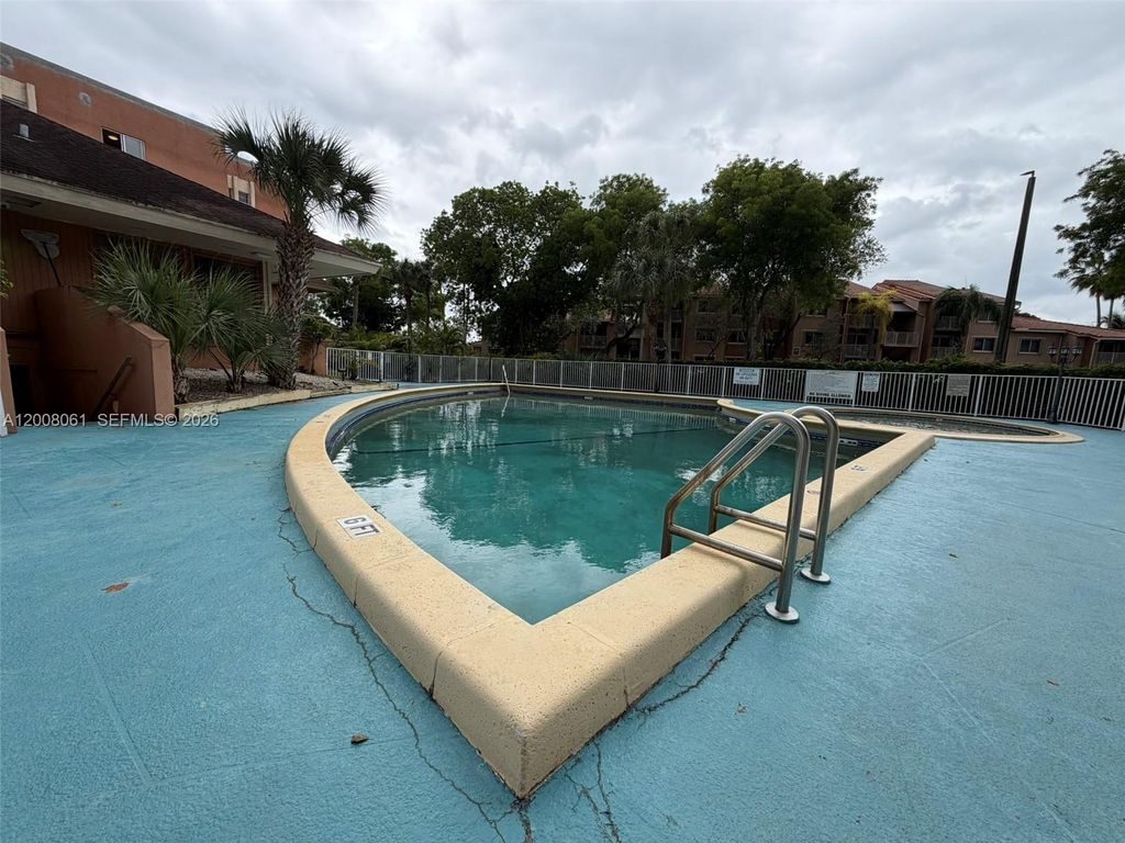 17650 NW 68th Ave A2008, Hialeah, FL 33015