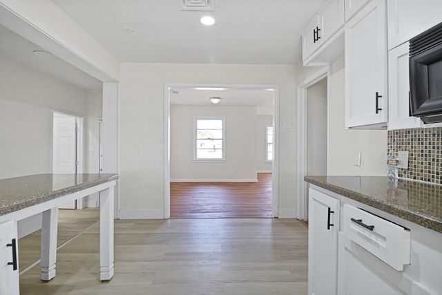 2503 Cuthbert Ave W, Midland, TX 79701