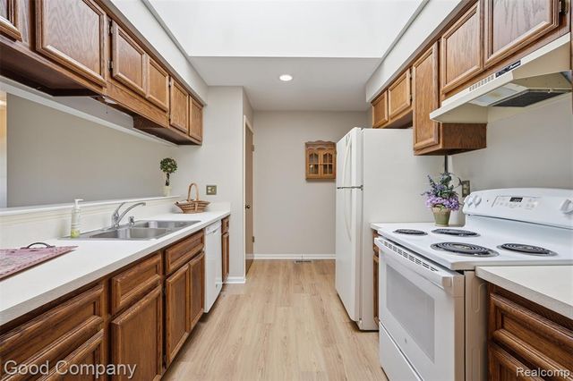 14767 Brewster Court, Shelby Twp, MI 48315