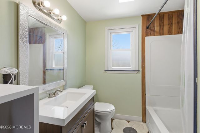 132 N Cooks Bridge Road, Jackson, NJ 08527