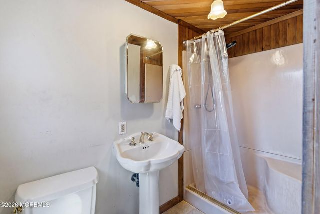 132 N Cooks Bridge Road, Jackson, NJ 08527