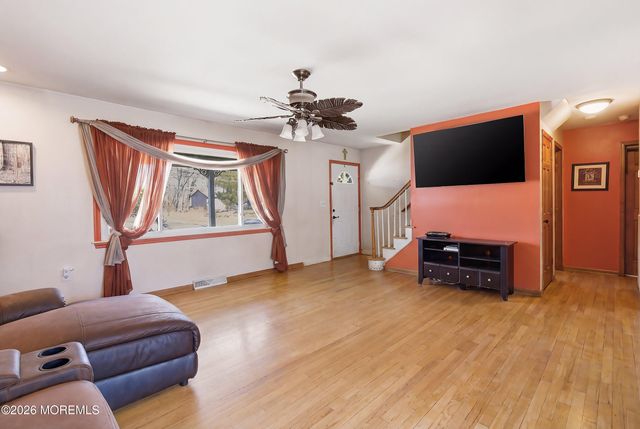 132 N Cooks Bridge Road, Jackson, NJ 08527