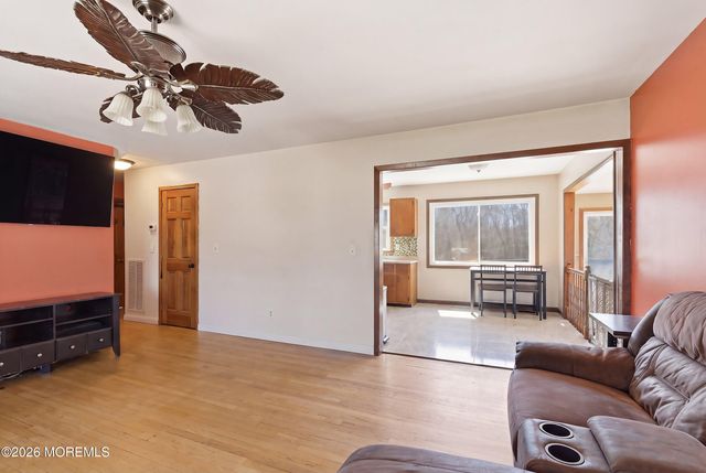 132 N Cooks Bridge Road, Jackson, NJ 08527