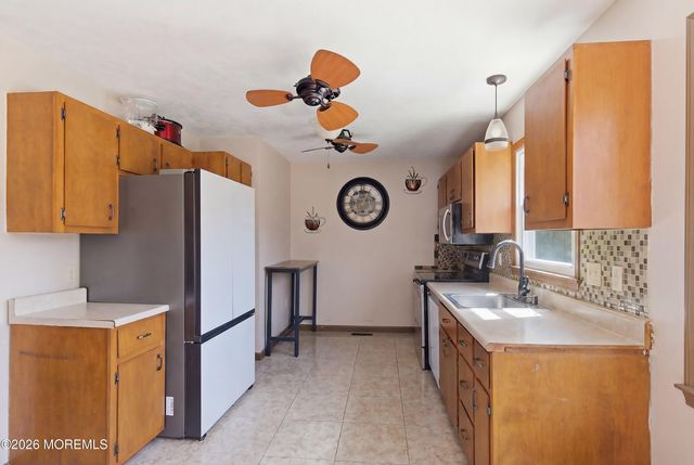 132 N Cooks Bridge Road, Jackson, NJ 08527