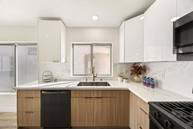 6316 Monarch Creek Street, Las Vegas, NV 89130