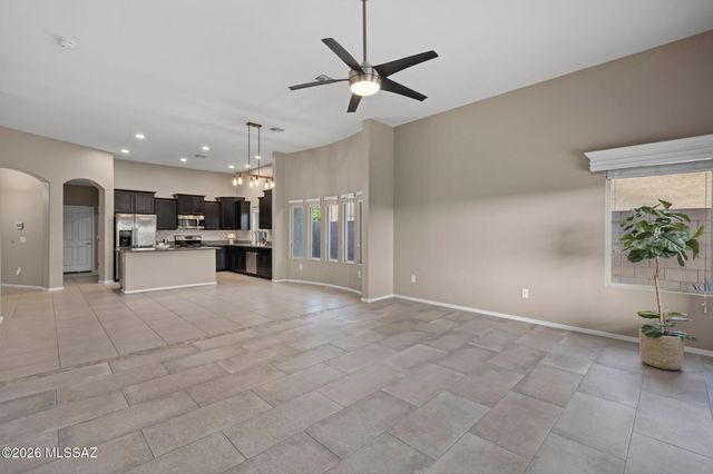 9627 N Melandra Way, Marana, AZ 85653