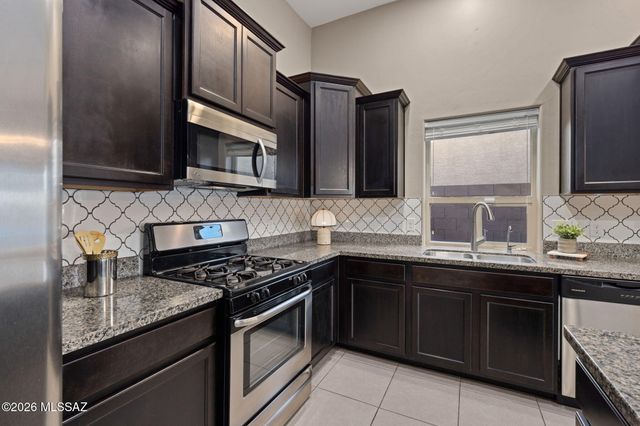 9627 N Melandra Way, Marana, AZ 85653