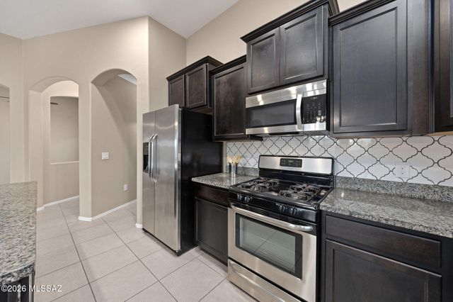 9627 N Melandra Way, Marana, AZ 85653
