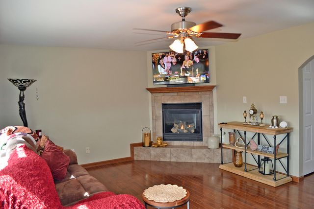 2106 Arrow Leaf Lane, Valparaiso, IN 46383