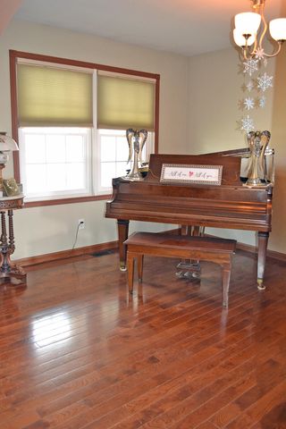 2106 Arrow Leaf Lane, Valparaiso, IN 46383