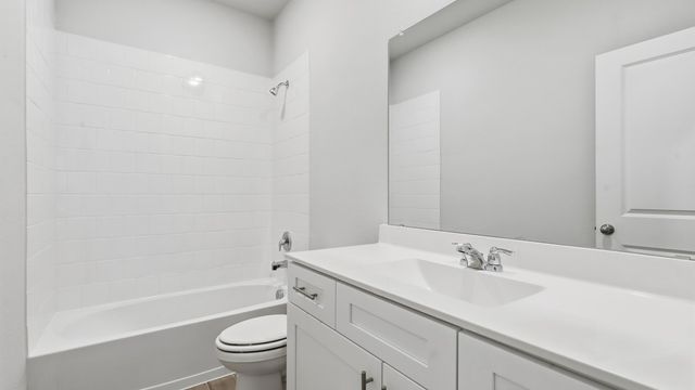 908 PARKVIEW Drive, Cleburne, TX 76031