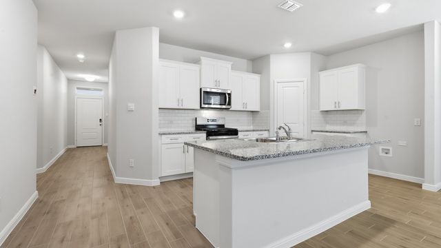 908 PARKVIEW Drive, Cleburne, TX 76031