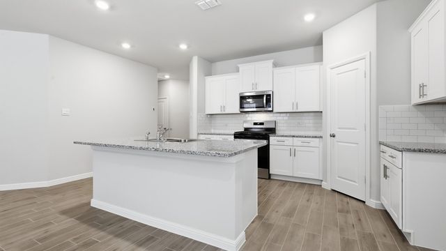 908 PARKVIEW Drive, Cleburne, TX 76031