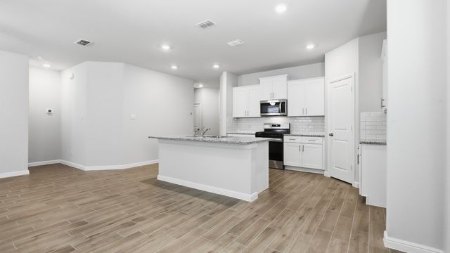 908 PARKVIEW Drive, Cleburne, TX 76031