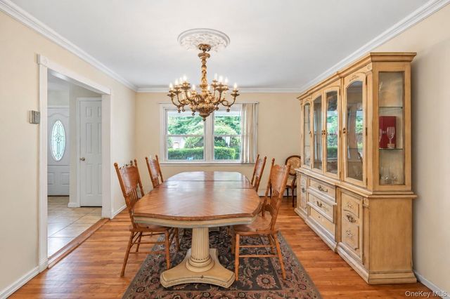 38 Waterford Drive, Wheatley Heights, NY 11798
