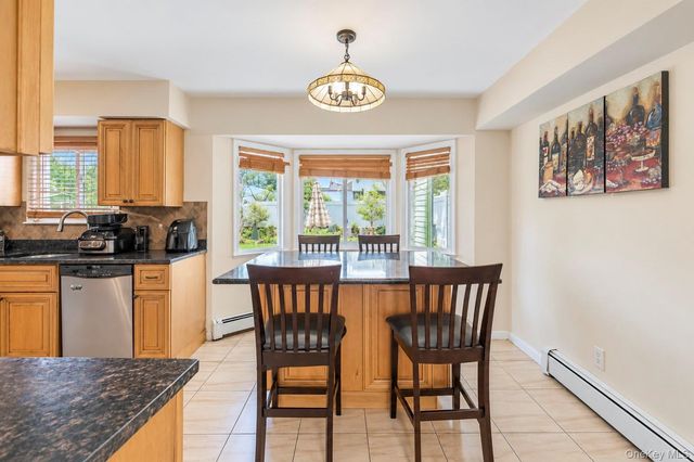 38 Waterford Drive, Wheatley Heights, NY 11798