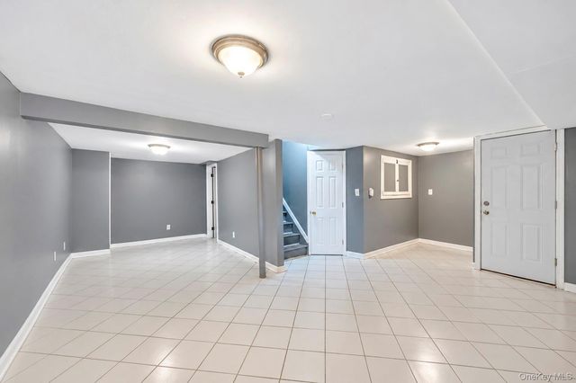 38 Waterford Drive, Wheatley Heights, NY 11798